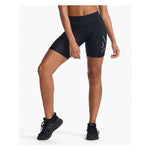 2XU - AERO MID - RISE COMP 6INCH SHORT Women - Rev Online