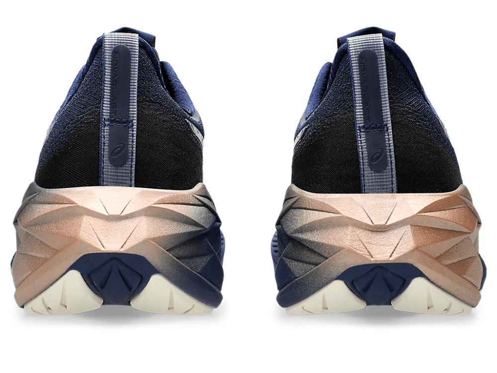 ASICS - NOVABLAST 4 PLATINUM Women - Rev Online