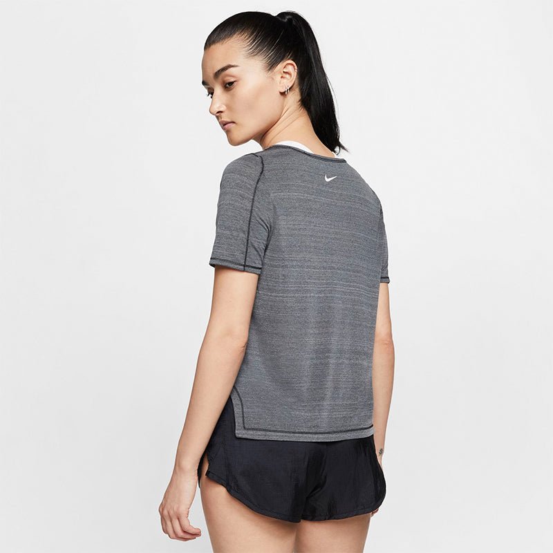 NIKE - AS W NK ICNCLSH TOP SS BETTER Women - Rev Online