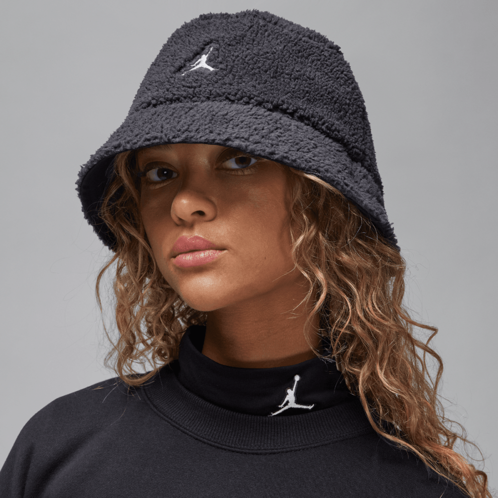 NIKE - U J APEX BUCKET WINTER Unisex - Rev Online