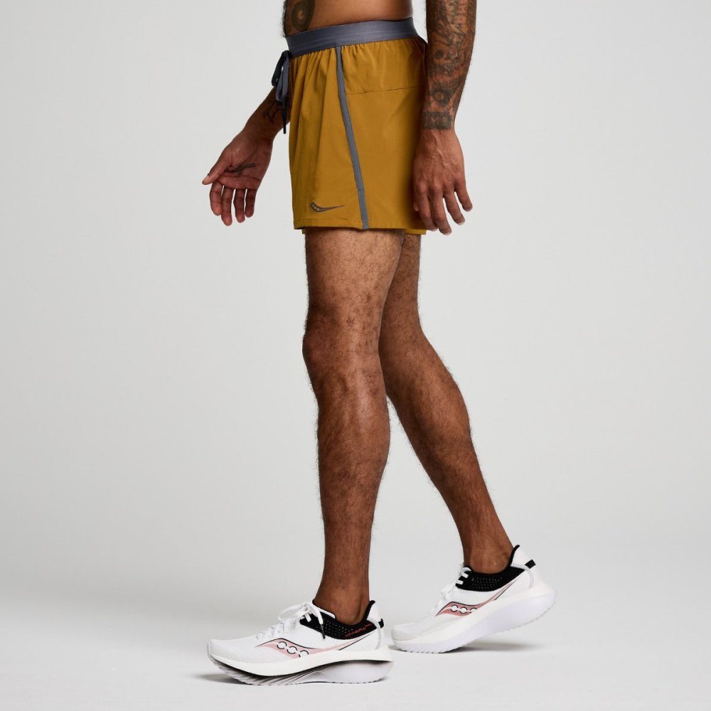 SAUCONY - OUTPACE 3INCH SHORT Men - Rev Online