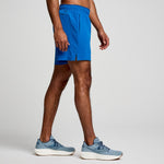 SAUCONY - OUTPACE 5INCH SHORT Men - Rev Online