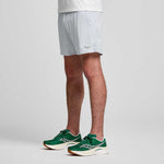 SAUCONY - OUTPACE 5INCH SHORT Men - Rev Online