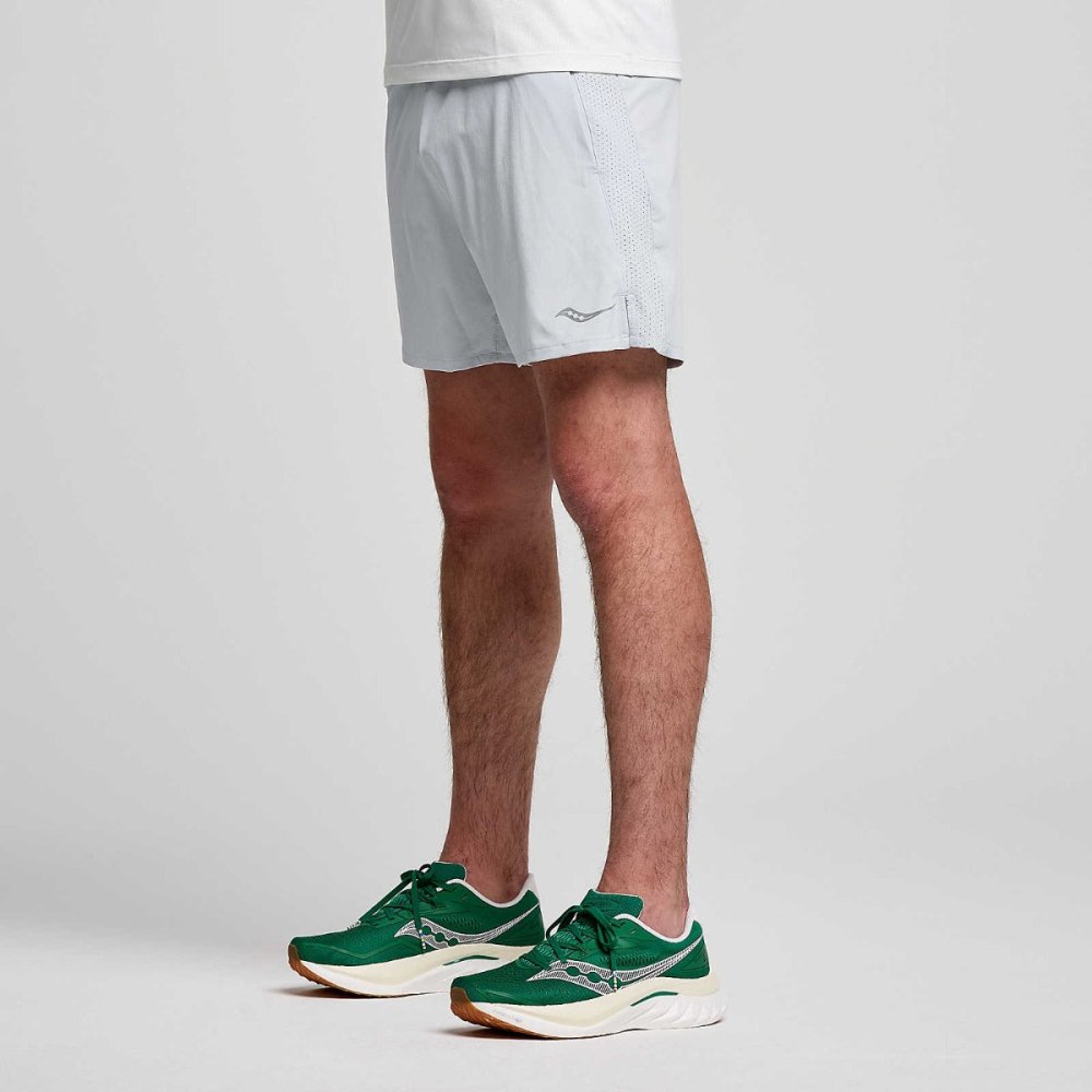 SAUCONY - OUTPACE 5INCH SHORT Men - Rev Online