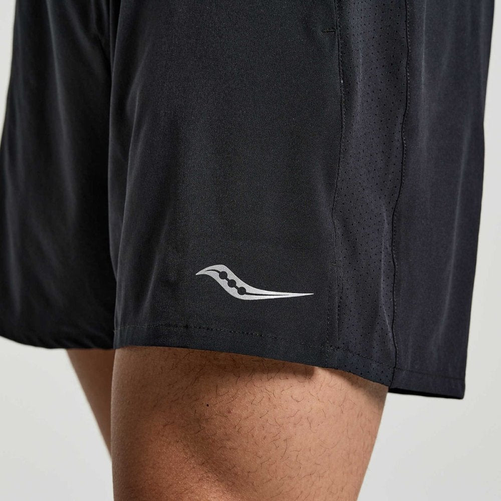 SAUCONY - OUTPACE 5INCH SHORT Men - Rev Online