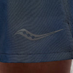 SAUCONY - OUTPACE 5INCH SHORT Men - Rev Online