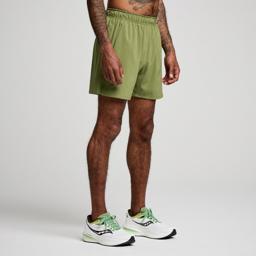 SAUCONY - OUTPACE 5INCH SHORT Men - Rev Online