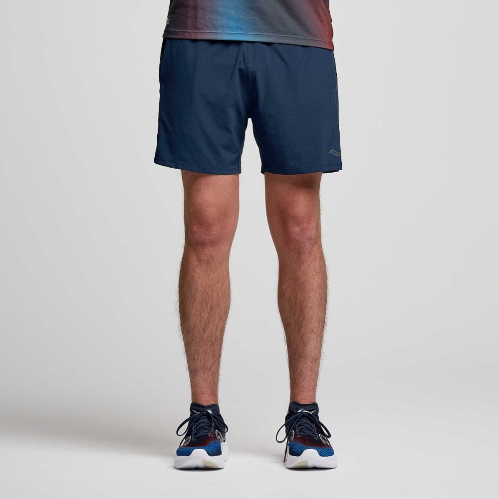 SAUCONY - OUTPACE 5INCH SHORT Men - Rev Online