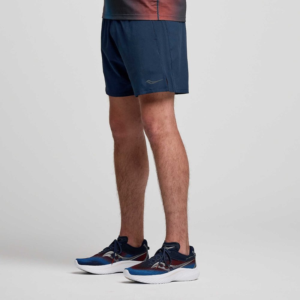 SAUCONY - OUTPACE 5INCH SHORT Men - Rev Online