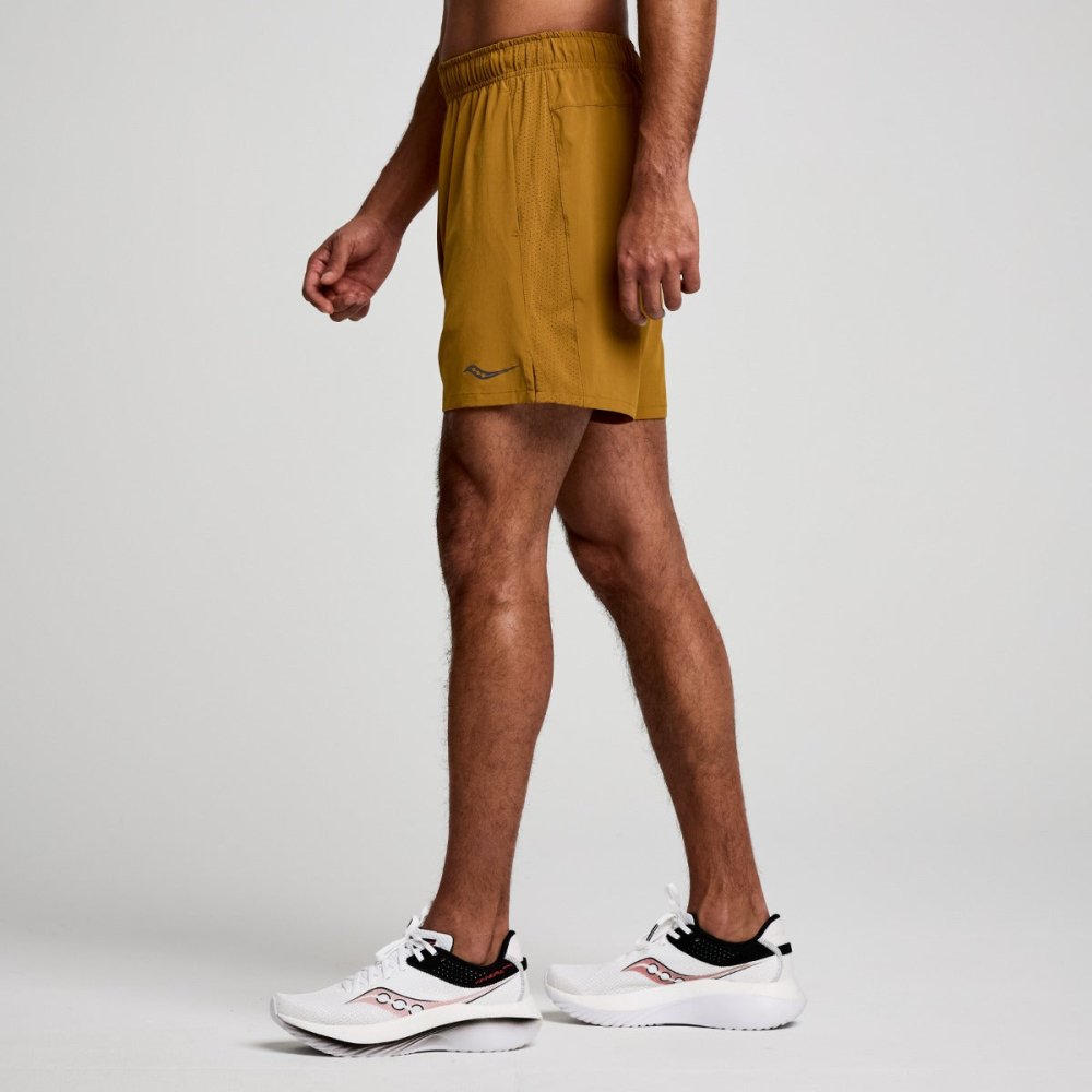 SAUCONY - OUTPACE 5INCH SHORT Men - Rev Online