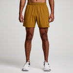 SAUCONY - OUTPACE 5INCH SHORT Men - Rev Online