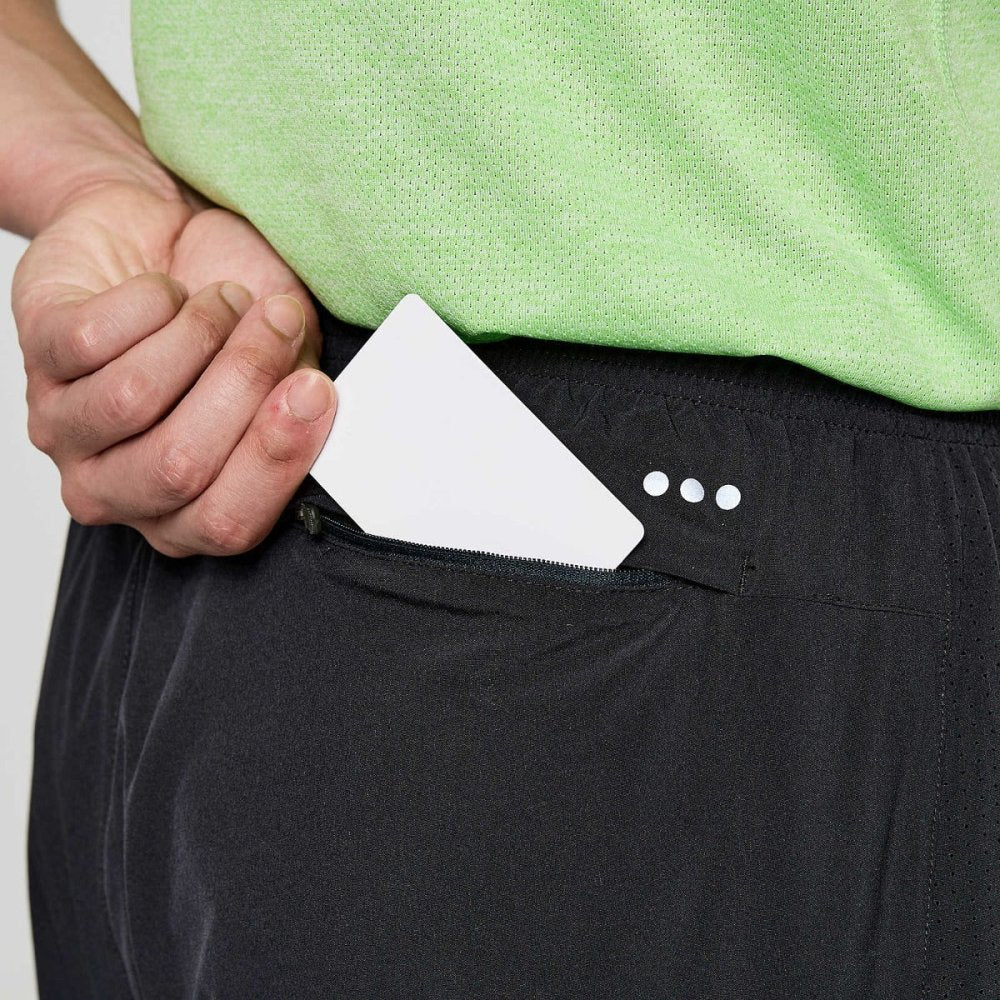 SAUCONY - OUTPACE 5INCH SHORT Men - Rev Online