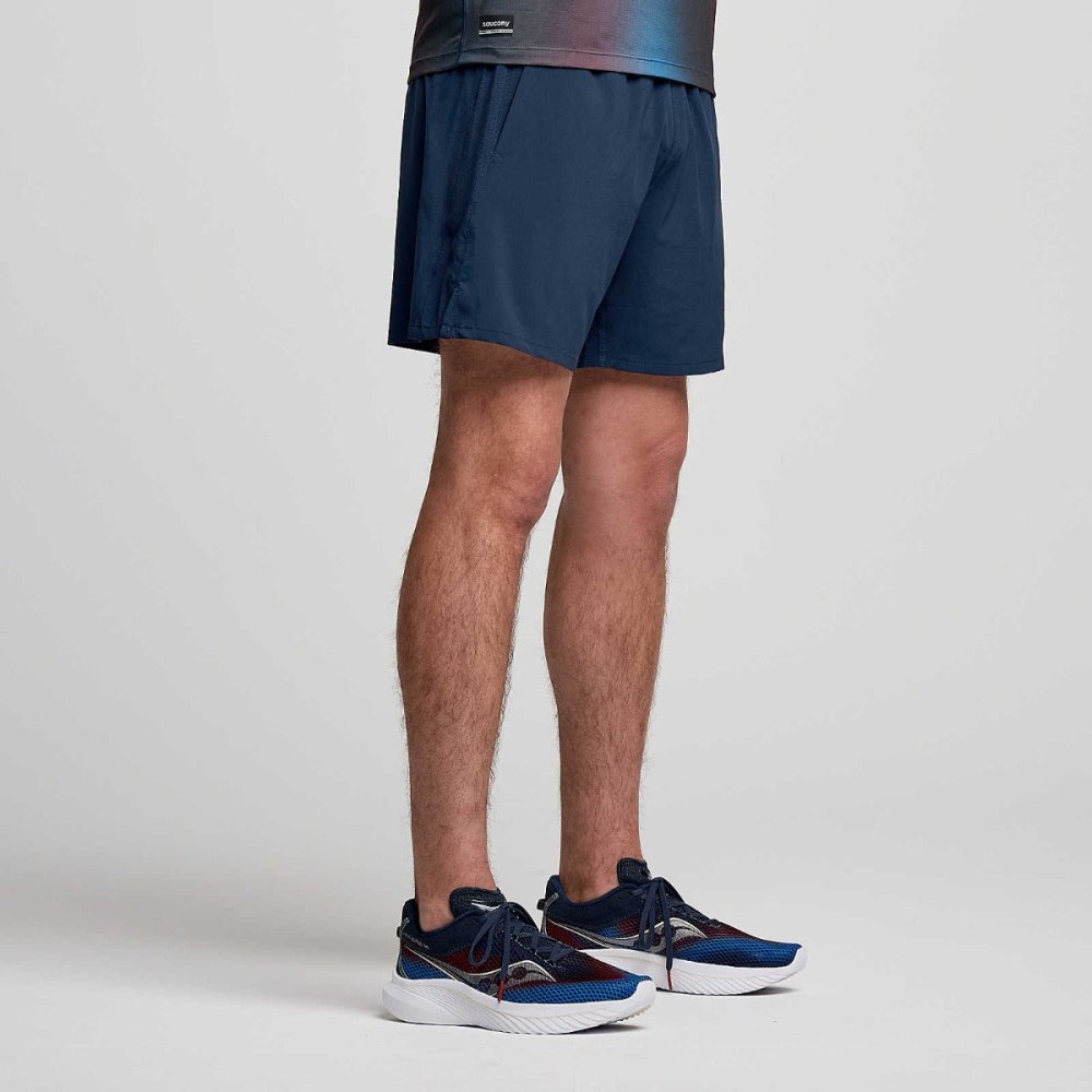 SAUCONY - OUTPACE 5INCH SHORT Men - Rev Online