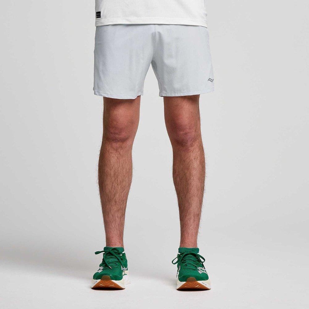 SAUCONY - OUTPACE 5INCH SHORT Men - Rev Online