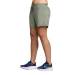 SAUCONY - OUTPACE 5INCH SHORT Women - Rev Online