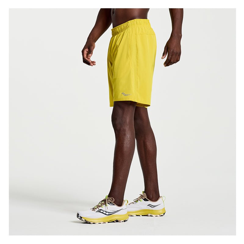 SAUCONY - OUTPACE 7INCH SHORT Men - Rev Online