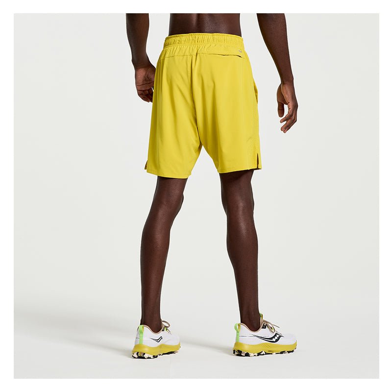 SAUCONY - OUTPACE 7INCH SHORT Men - Rev Online