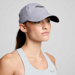 SAUCONY - OUTPACE PETITE HAT Unisex - Rev Online